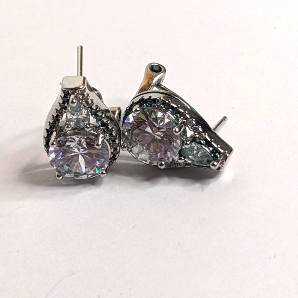 Elegant Teardrop CZ Leverback Earrings – Silver Tone - Picture 9 of 9